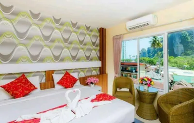 Deluxe Double Room with Balcony — Phi Phi Maiyada Resort